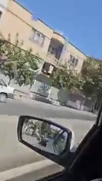 Saqqez, nord-ouest de l'Iran : À l'occasion du troisième anniversaire de l'assassinat commandité par l'État de Jina (Mahsa) Amini, le bazar et les boutiques de Saqqez, sa ville natale, ont été entièrement fermés. Lors d'une grève générale, les commerçants ont honoré sa mémoire et exprimé leur protestation.